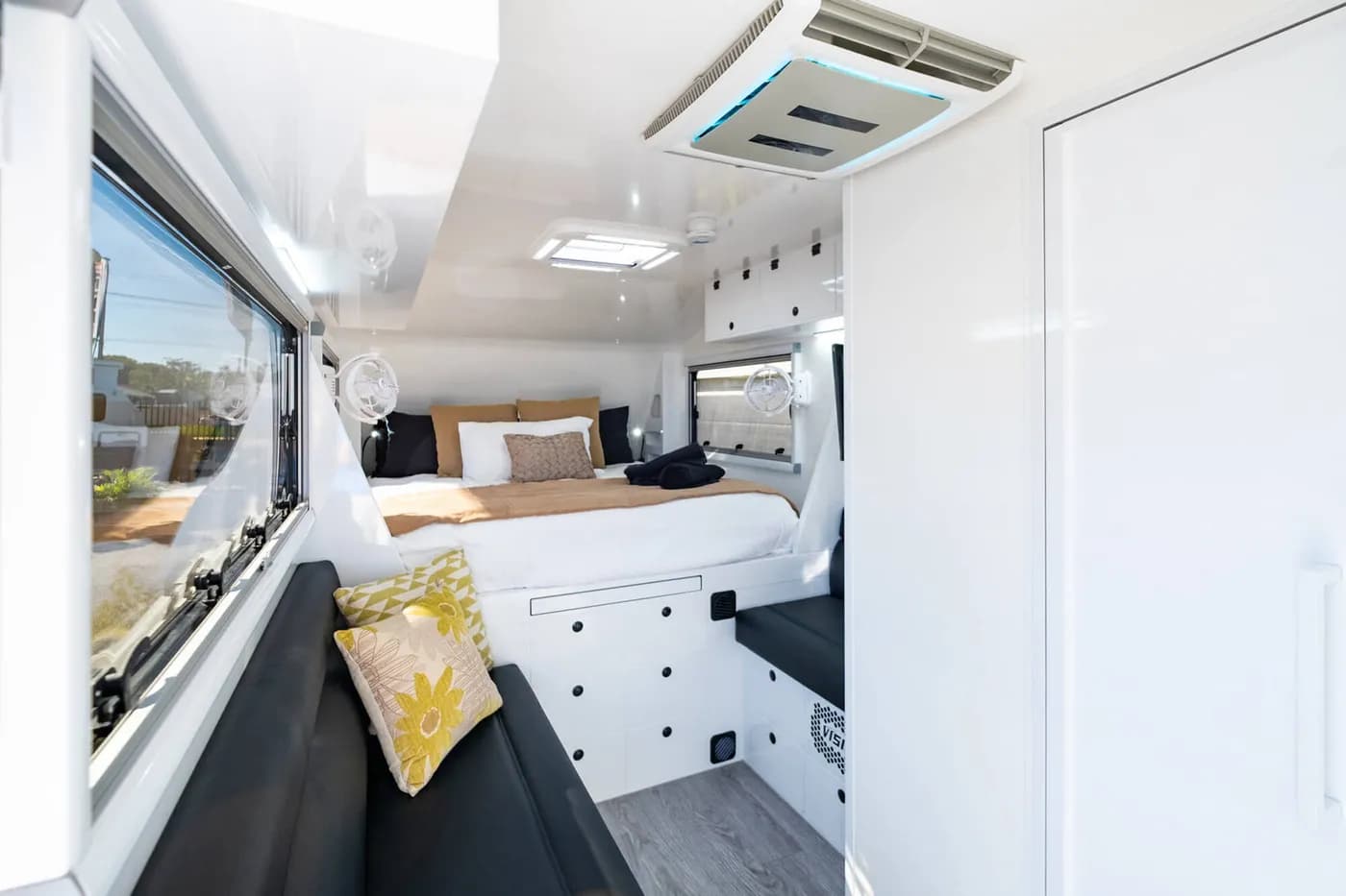 16' Nirvana with seperate toilet and shower
